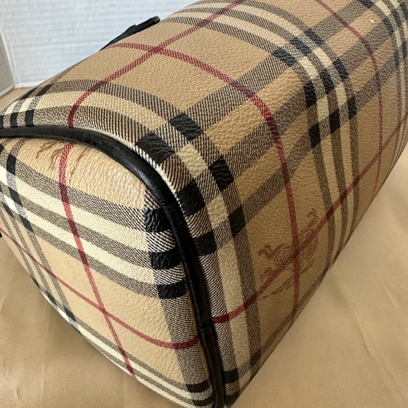 Authentic Burberry Boston Medium Bag. - Picture 15 of 17